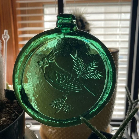 Emerald Glass Cardinal Suncatcher Ornament - Picture 6 of 6